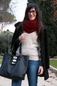 outfit preppy stringate calze pois jeans maglioncino pizzo