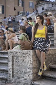 outfit sneakers glass lemonade liu jo midi skirt pois piazza di spagna roma