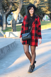 outfit cappotto check cut out boots mercante di fiori