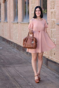 outfit estivo rosa bon ton gioielli boccadamo